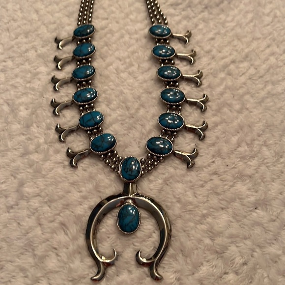 Vintage Goldette Squash Blossom Necklace Silver Tone Faux Turquoise Like New - Picture 2 of 7